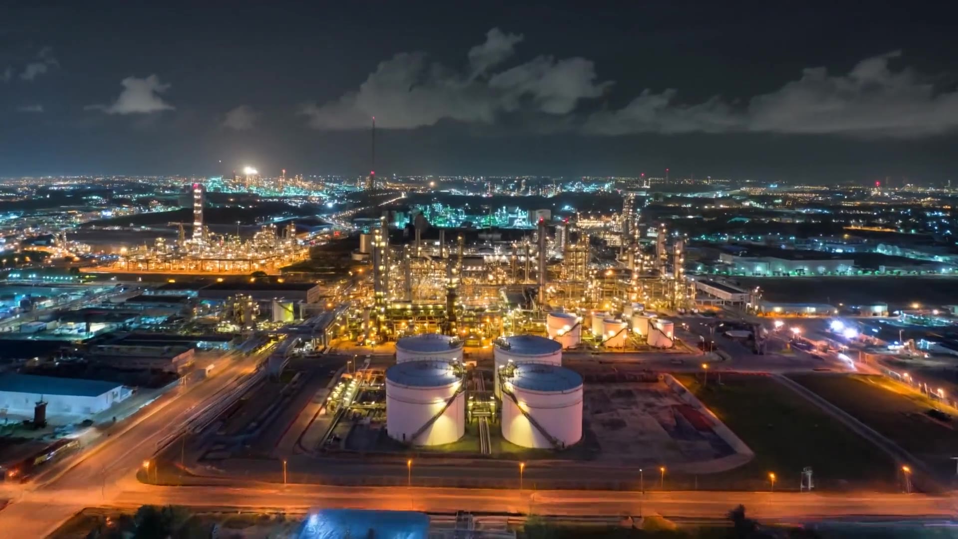 Refinery infrastructure for oil and gas RFID asset lifecycle visibility